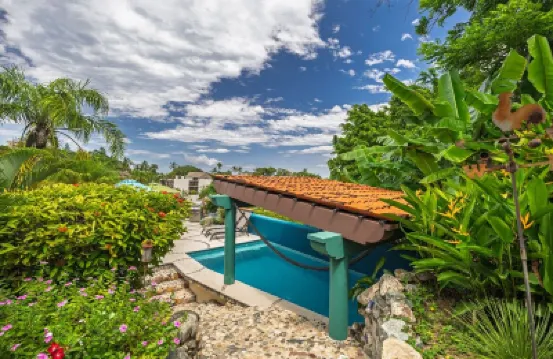 Large 1&2/BD Private Villas, Ocean Views, Lovely Pool, Ideal Location Отели в г. 