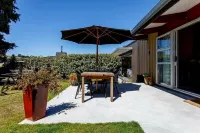 1970's Renovated,self contained 2 bedroom bach