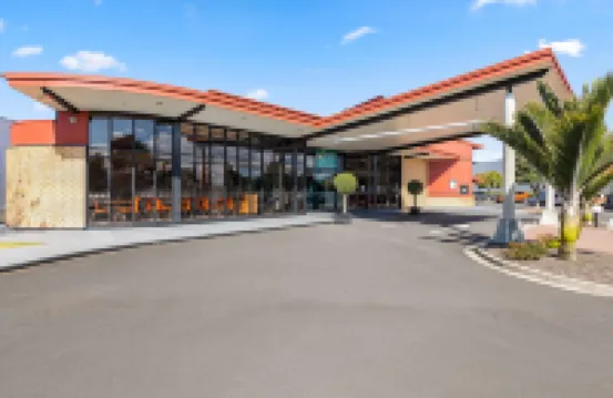 Quality Hotel Lincoln Green Hotels near Henderson