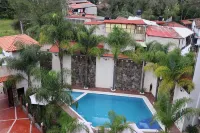 Hotel Tierras Blancas - ที่มีสระว่ายน้ำ