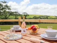 Under Oak Pod Hotels in Totnes