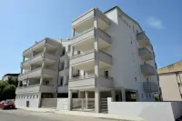 阿爾馬迪阿爾蓋羅的公寓 - 酒店式公寓