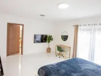 Villa Dubai by Glam Homes Hotels in Ojus