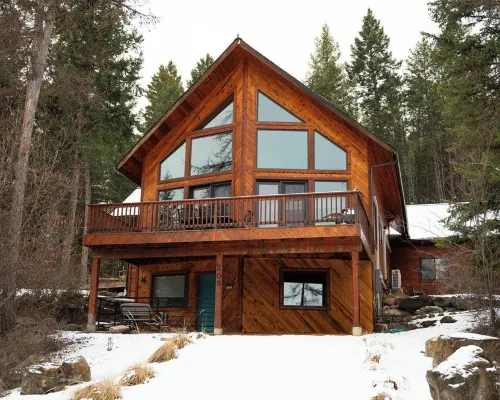 Cathedral in the Pines Near Flathead Lake, 3000 Sq Ft Hotels in Lakeside