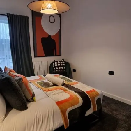 FreeParking Near Trafford Centre by City SuperHost