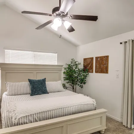 Navarre Home w/ Game Area + Mini Golf Course!
