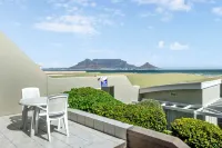 Dolphin Beach Hotel Self Catering Apartments - Mountain view