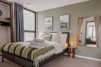 Midori Suite 2BR City Views - Condos