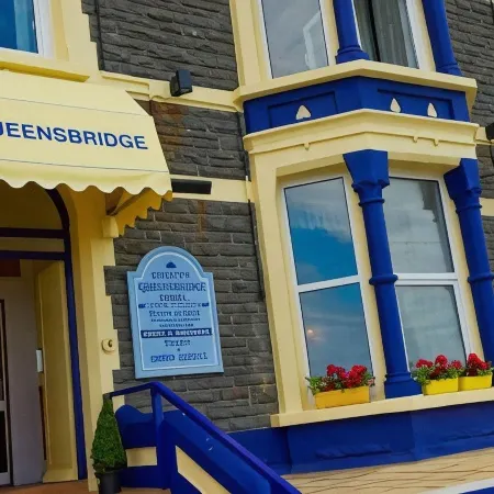 Queensbridge Hotel Отели в г. Абериствит