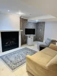 3 Bdrms - Near Airport, sq 1