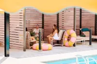 Sentral Sol Modern - Pools