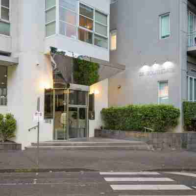 Exclusive Stays - Southgate Hotel Exterior