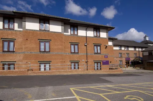 Premier Inn Gillingham Business Park - parking