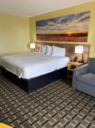 Days Inn by Wyndham Park City Kansas
