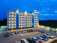 Hop Inn Phetchabun - parkir