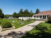 Meadowmere Resort Hotels near Ogunquit Memorial Library