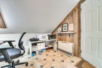 Cozy Catskills Vacation Rental with Deck! - Pools