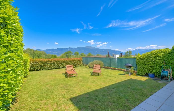 Miralago Lake View & Private Garden - Happy Rentals