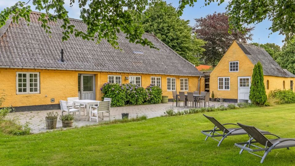 "Ilsa" - 9.8km from the Sea