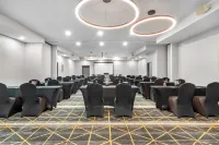 Holiday Inn OKLAHOMA CITY AIRPORT by IHG - Airport Shuttle