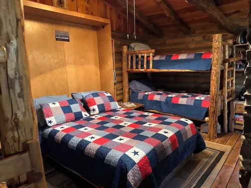 CJs Ranch RV and Tent Sites, with Log Cabin - 2-Sterne