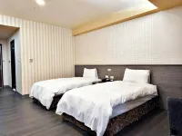 Crystal Hotel - Pet friendly