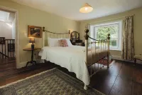 Cwmalis Hall - 4-Star
