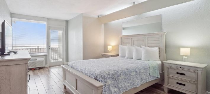 Howard Johnson by Wyndham Oceanfront Daytona Beach Hotels in Daytona Beach