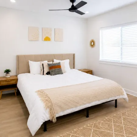 Homey Worker-Friendly 2BR I Pool & Gym