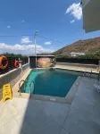 Mirsah Suit - Pool