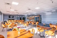 Holiday Lodge Hotel and Conference Center - 3-Star