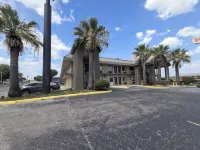 Everstay Suites Lackland - 2-Star