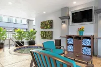 Peacock Suites - Resorts
