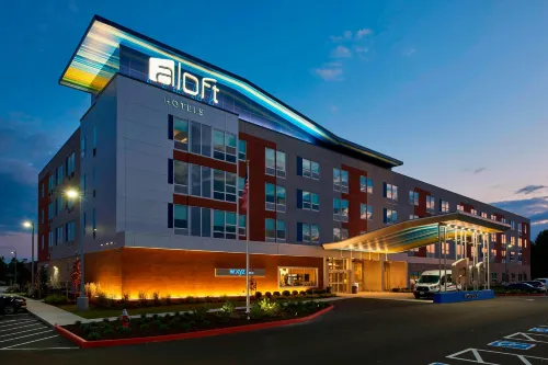 Aloft Cleveland Airport - Parkering