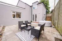 Beautiful 3 Bed Cottage - Hot Tub & Free Parking - Jacuzzi