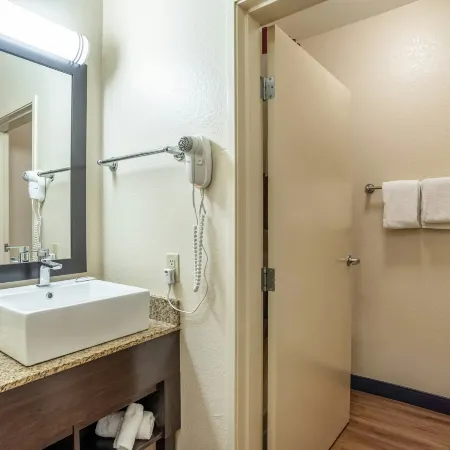 Red Roof Plus+ Tempe - Phoenix Airport Hotels in Tempe