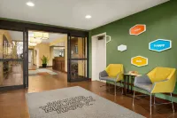 Hampton Inn Portland Airport - 2-Star