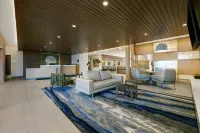 Fairfield Inn & Suites Milwaukee Brookfield - parking