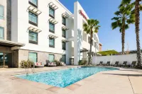 Hampton Inn & Suites Napa - Bãi đậu xe