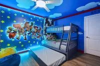 Stylish Home With Pool Hot Tub and Parking - 3-Star