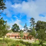 Uyuca Vista Family Villa - parking