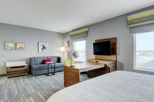 Hampton Inn & Suites Portland West - 2-Star