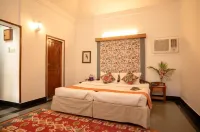 Modi's Resort Karjat - 4 tähden