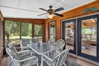 LakeFront*15’ Theater Screen*Kayaks*4Acres*FirePit - 2 stjerner