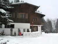 Alpenchalet Silbertal Отели в г. 
