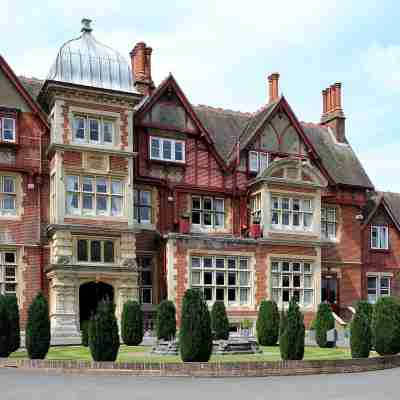 Pendley Manor Hotel Exterior