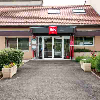 Ibis Avallon Hotel Exterior