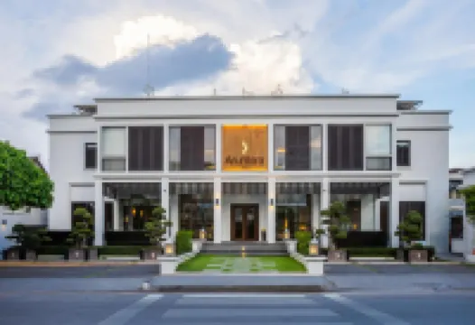 Aruntara Riverside Boutique Hotel Hotels near Ratchavej Hospital
