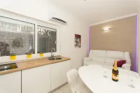 Apartment with Amazing Sea View - Hot Tub