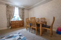 Charming Townhouse on North Coast 500 Route, Wick